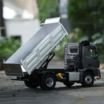 Camion benne télécommandé 4x4 à l'échelle 1:14 – image 2